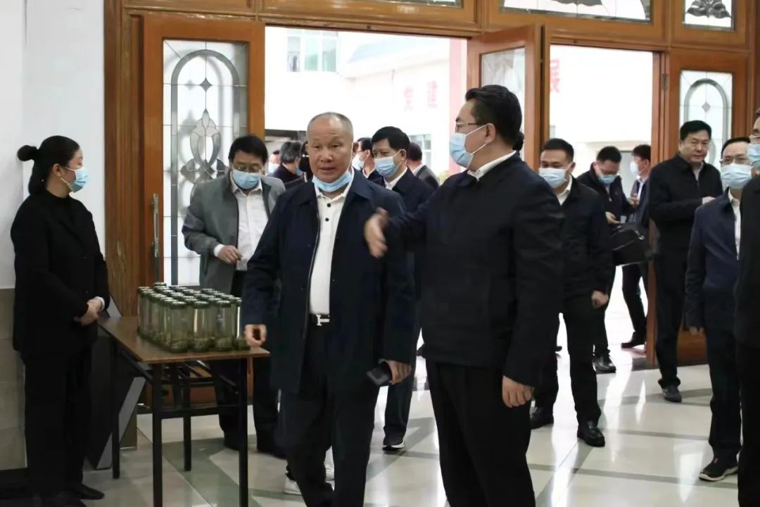 農(nóng)業(yè)農(nóng)村部鄧小剛副部長調研湘豐茶業(yè)集團 農(nóng)業(yè)農(nóng)村部鄧小剛副部長調研湘豐茶業(yè)集團